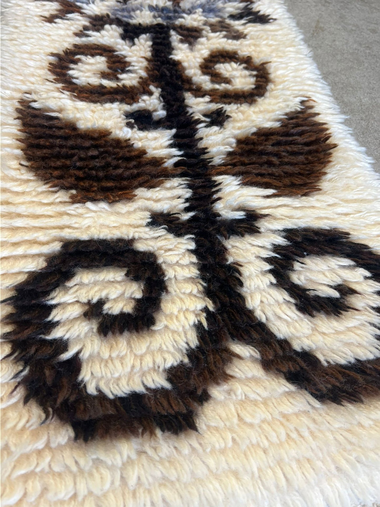 Rya Latch Hook Wall Hanging Rug